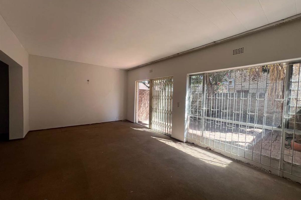 Duplex Unit For Sale in Randburg - Photo 4