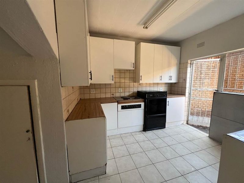 Duplex Unit For Sale in Randburg - Photo 6