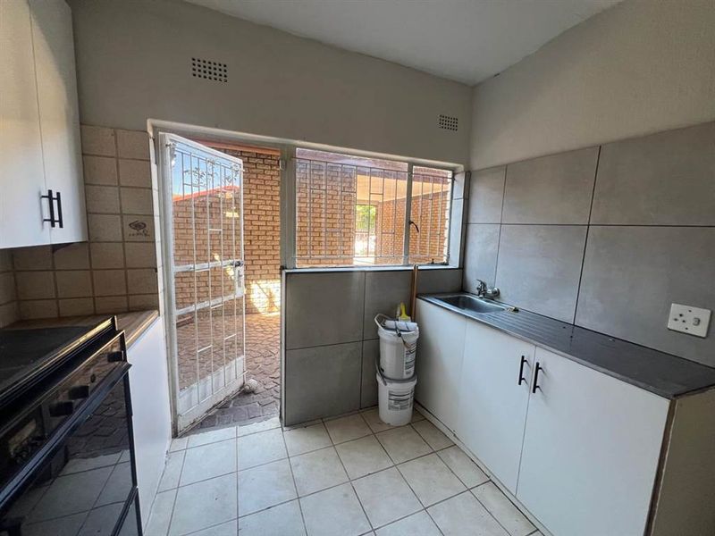 Duplex Unit For Sale in Randburg - Photo 7