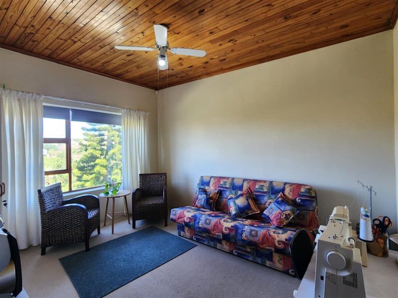 House For Sale in Noorsekloof Jeffreys Bay - Photo 5