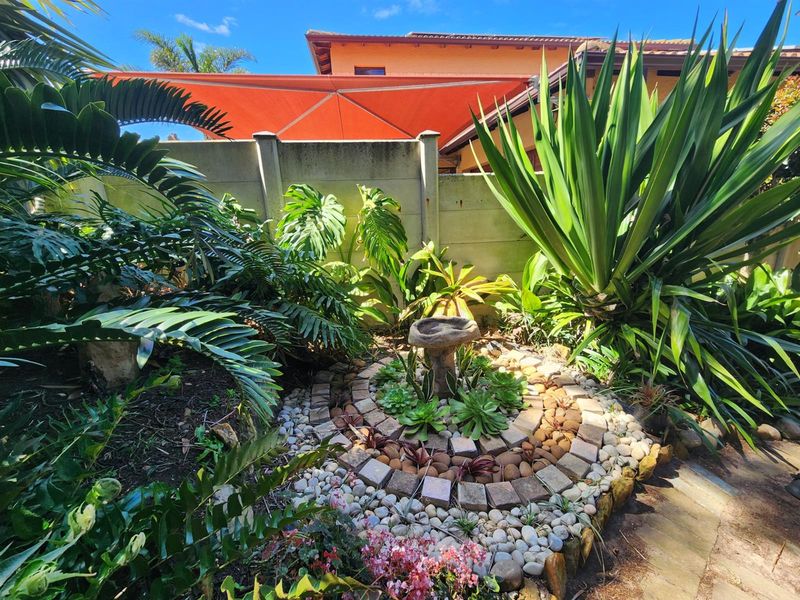 House For Sale in Noorsekloof Jeffreys Bay - Photo 2