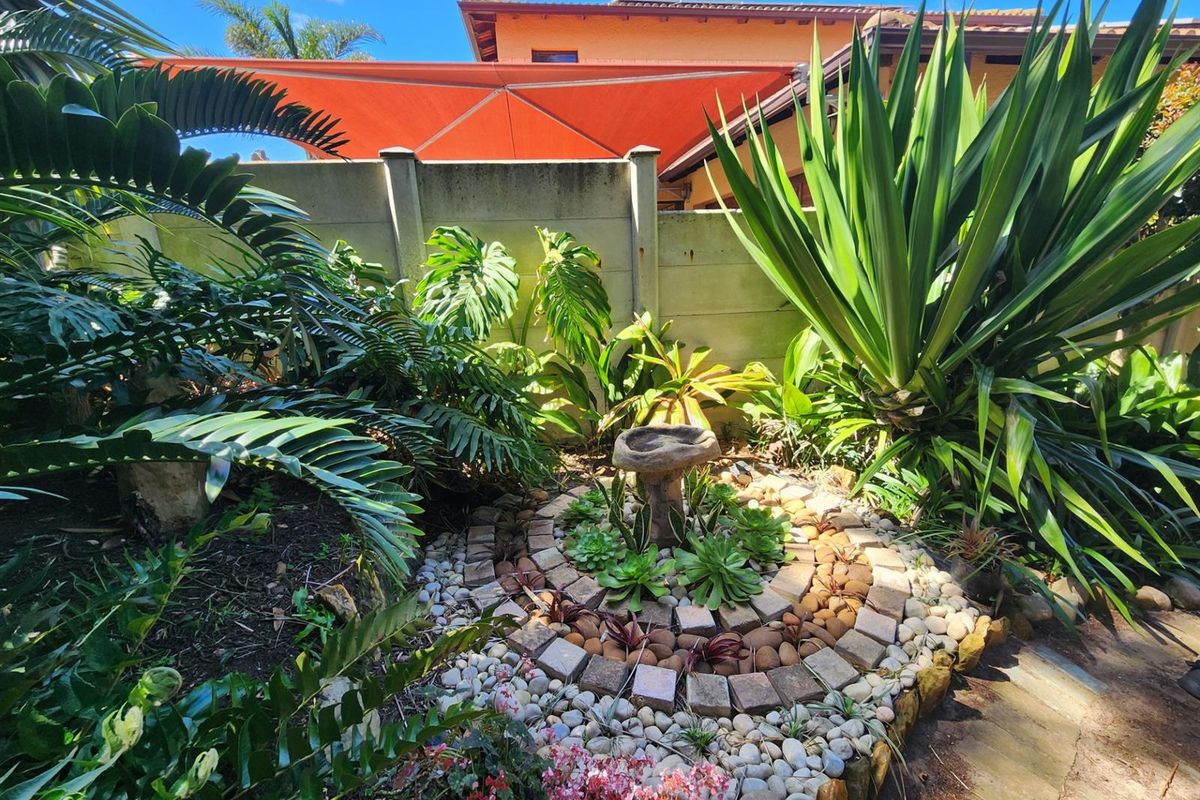 House For Sale in Noorsekloof Jeffreys Bay - Photo 2