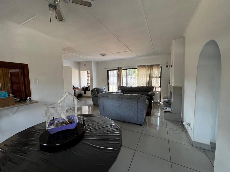 Luxurious Home For Sale; Northcliff - Photo 10