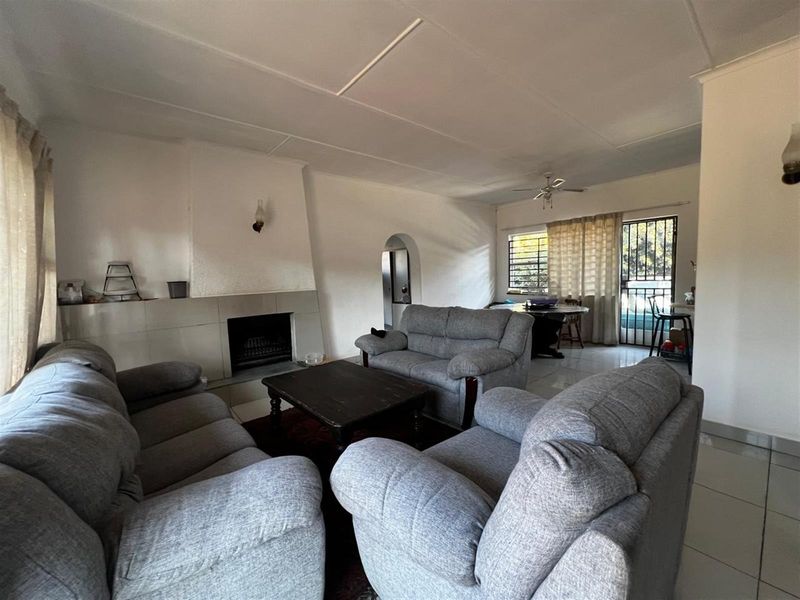 Luxurious Home For Sale; Northcliff - Photo 8