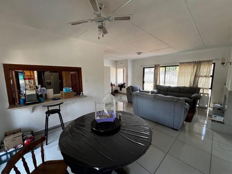 Luxurious Home For Sale; Northcliff - Photo 6