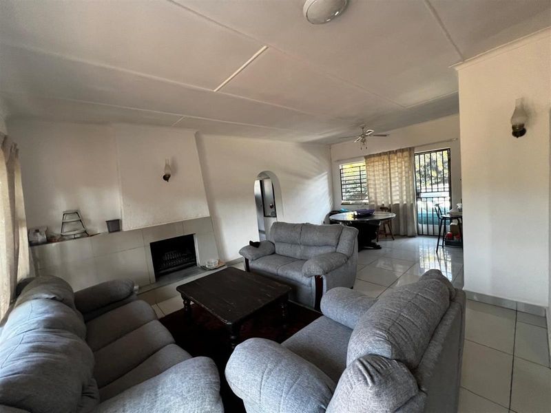 Luxurious Home For Sale; Northcliff - Photo 7
