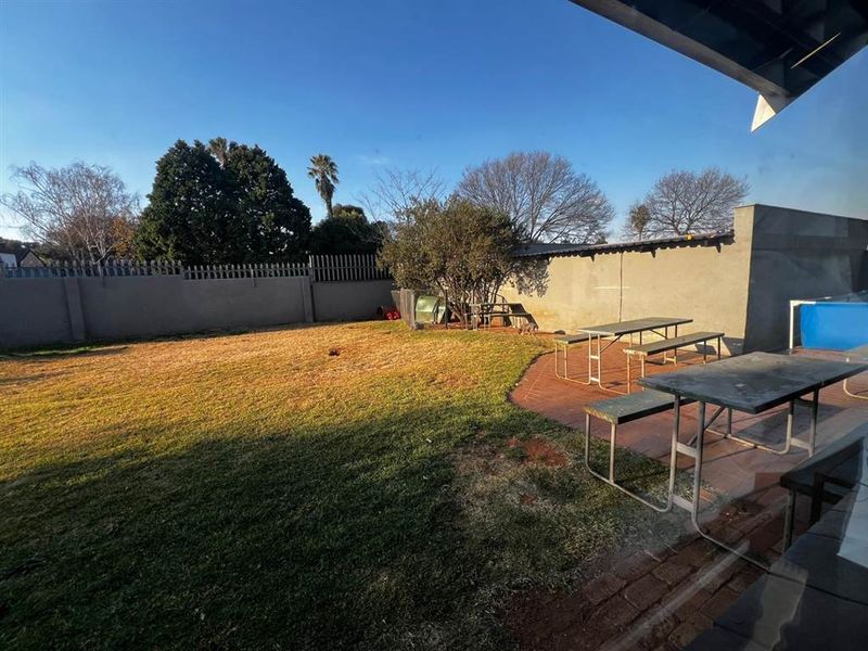 Luxurious Home For Sale; Northcliff - Photo 2