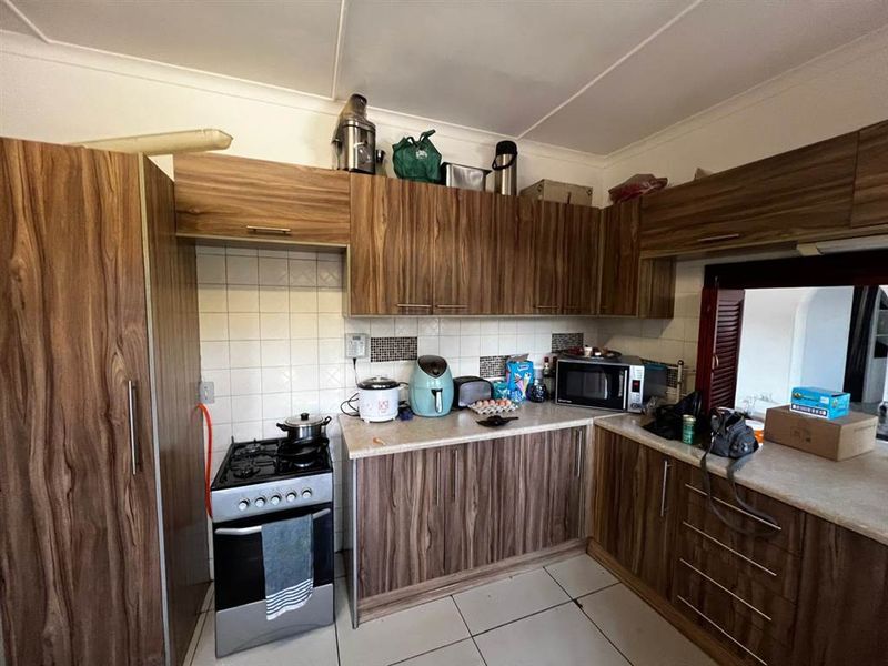 Luxurious Home For Sale; Northcliff - Photo 3