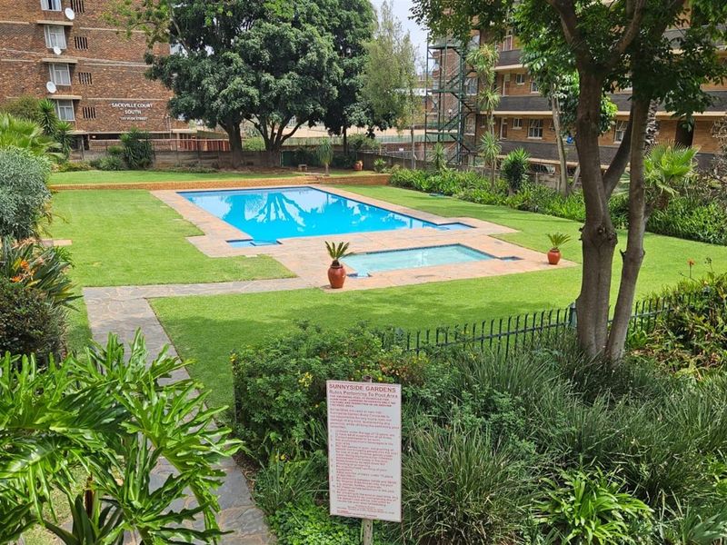 2 Bed 1 Garage Apartment For Sale in Sunnyside, Pretoria - Photo 9