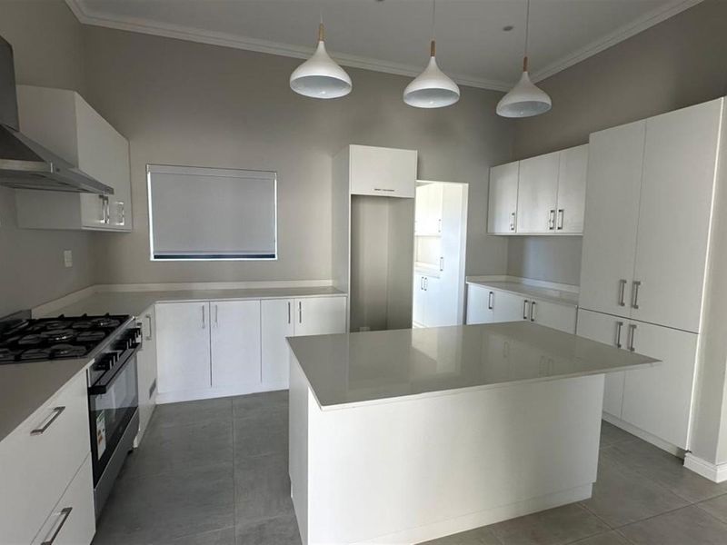 3 Bedroom House For Sale in Paarl South, Paarl - Photo 7