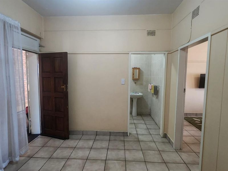 2 bedroom unit for sale, in Springs Central - Photo 1