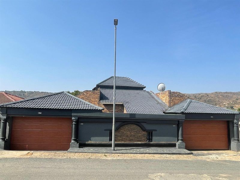 House For Sale in Kanyamazane, Nsikazi - Photo 2