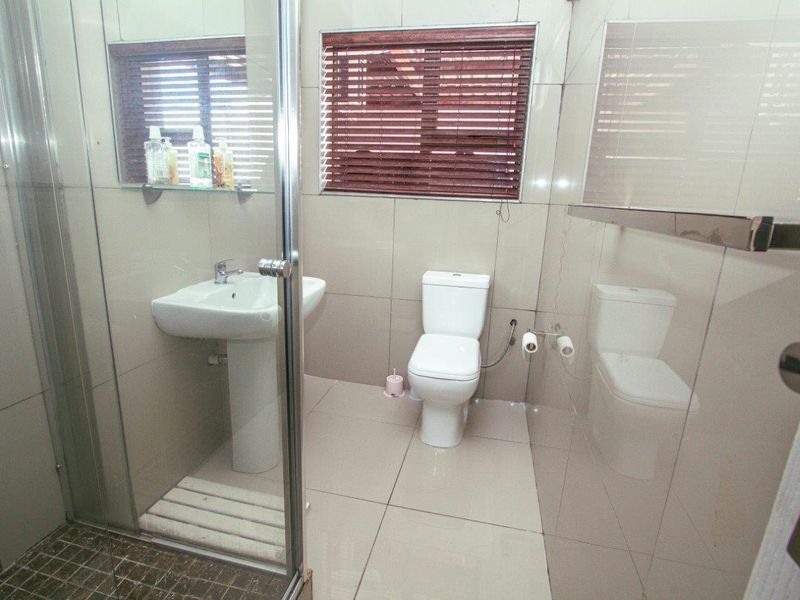 House For Sale in Table View, Blouberg - Photo 7