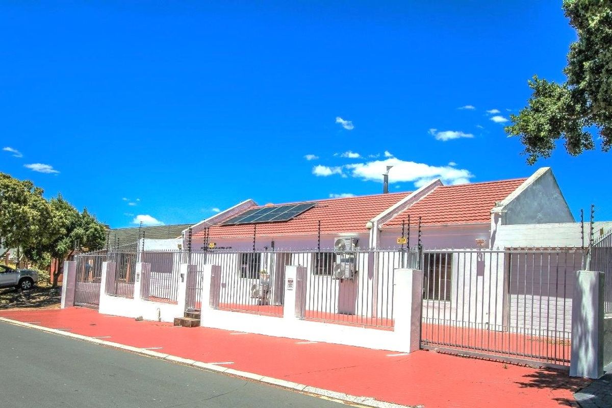 House For Sale in Table View, Blouberg - Photo 2