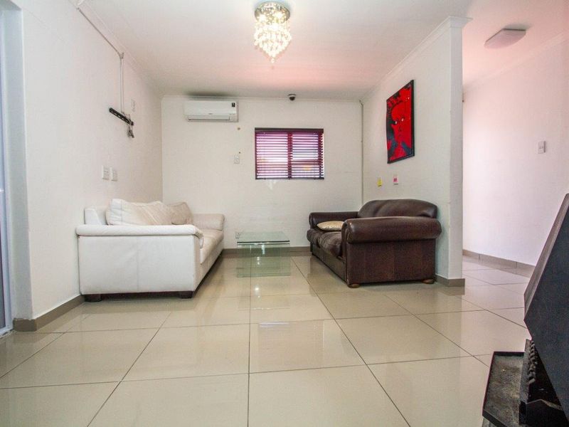 House For Sale in Table View, Blouberg - Photo 5