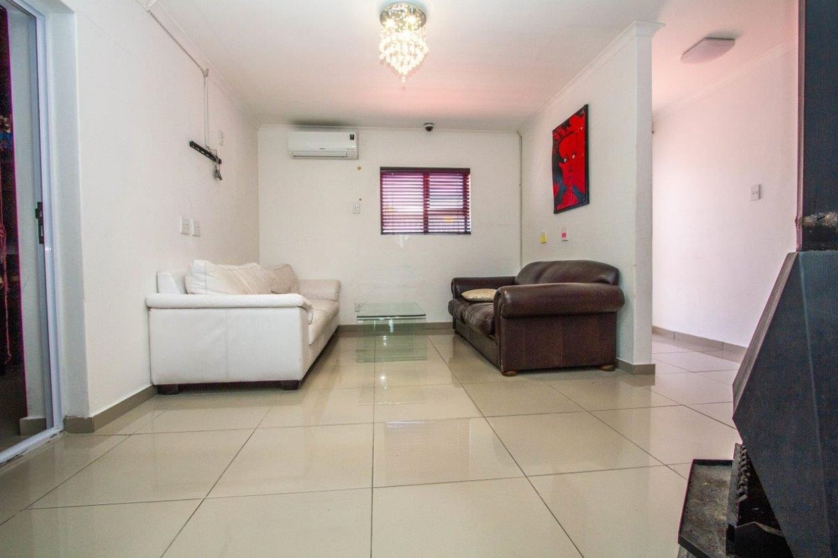 House For Sale in Table View, Blouberg - Photo 5