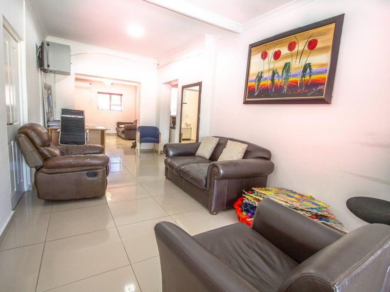 House For Sale in Table View, Blouberg - Photo 4