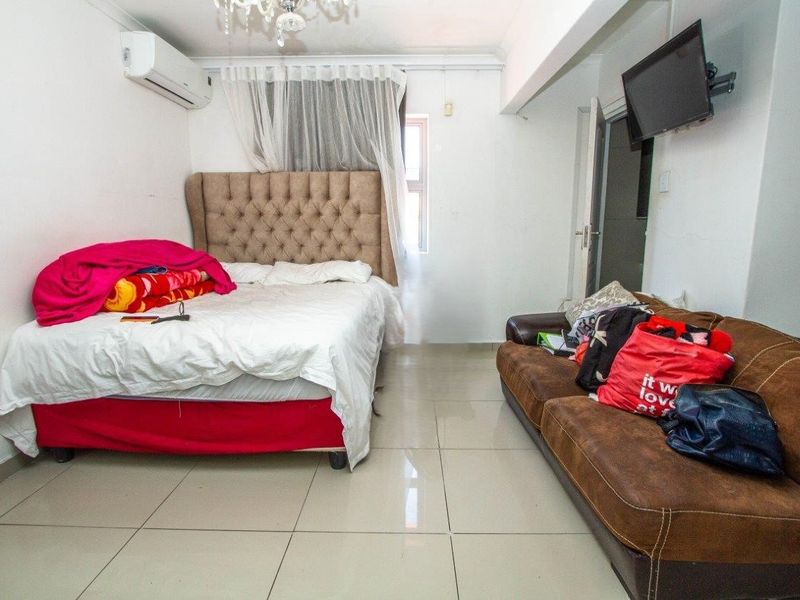 House For Sale in Table View, Blouberg - Photo 10