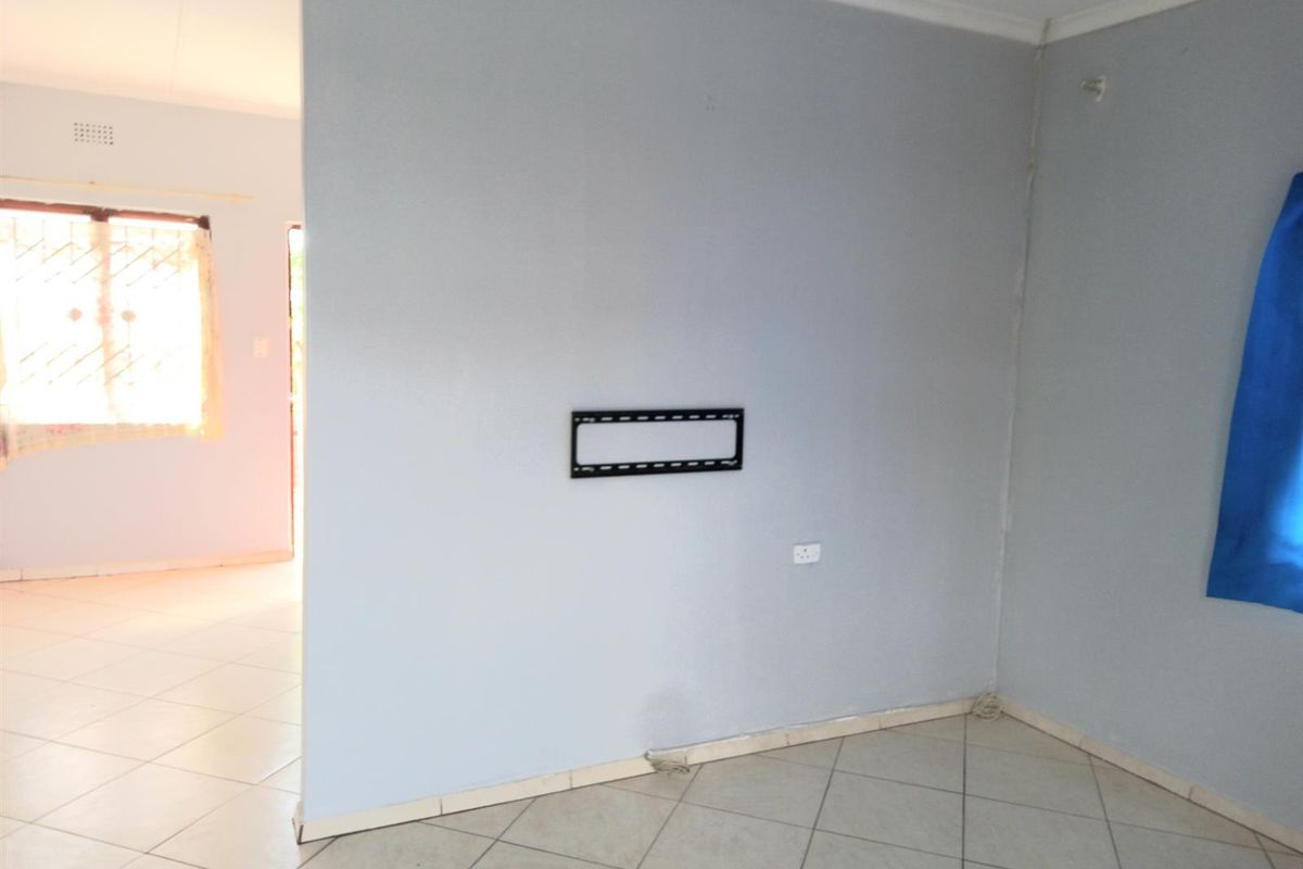 House For Sale in Whetstone, Phoenix, KwaZulu Natal - Photo 4