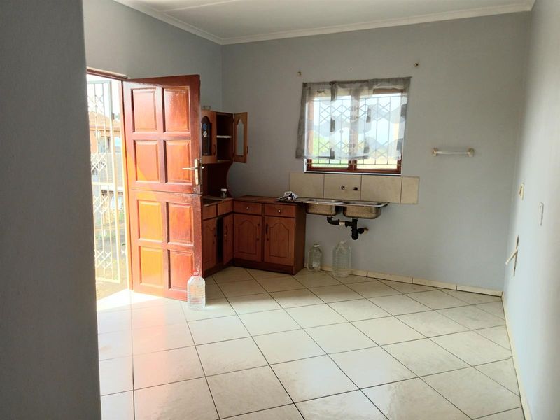 House For Sale in Whetstone, Phoenix, KwaZulu Natal - Photo 3