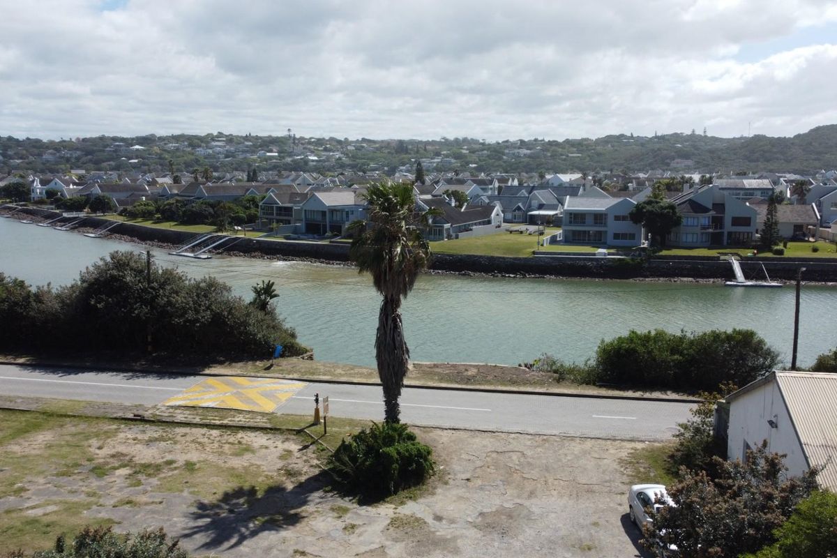 Prime Redevelopment Opportunity on the Banks of the Kowie River - Photo 2