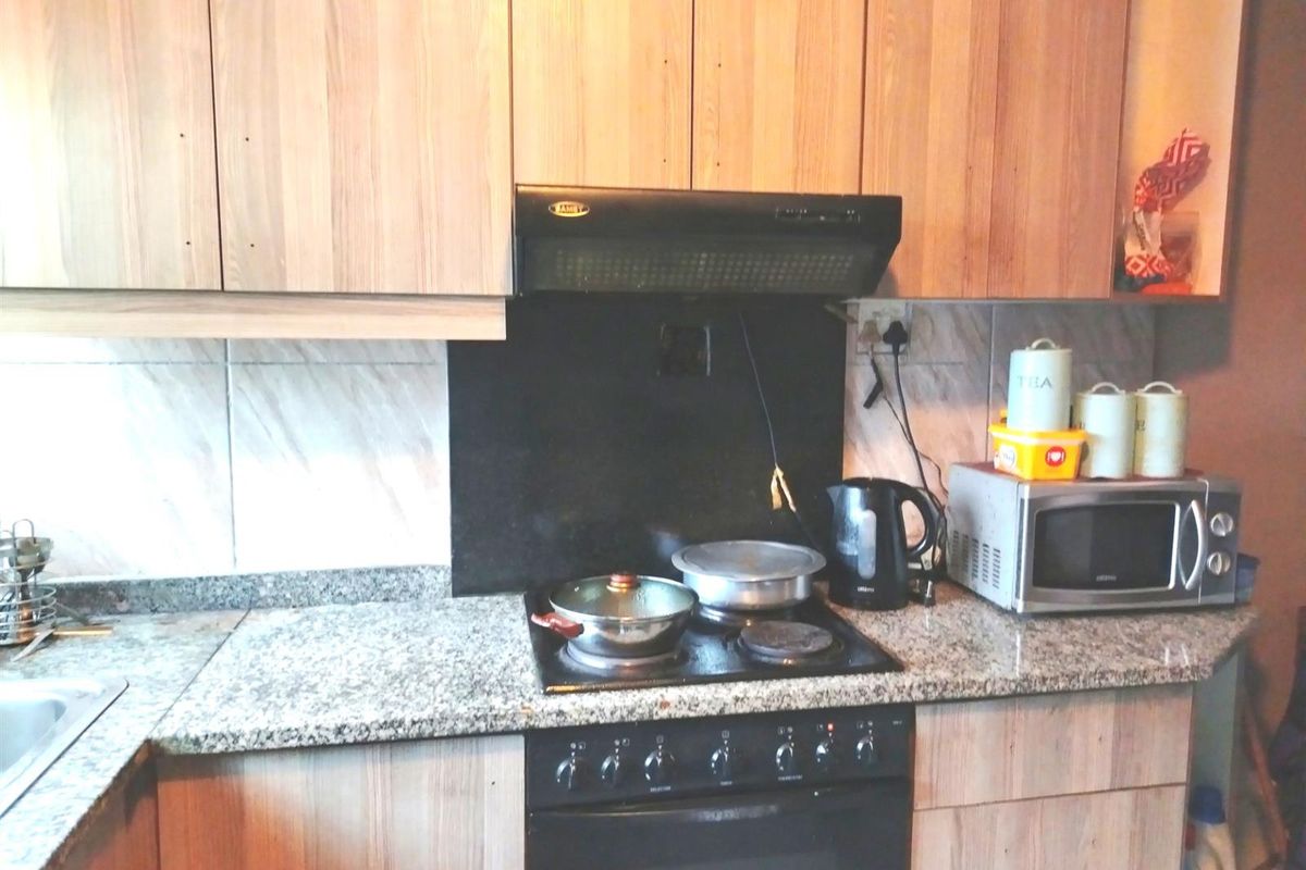 2 Bedroom Duplex for Sale in Lenham, Phoenix - Photo 3