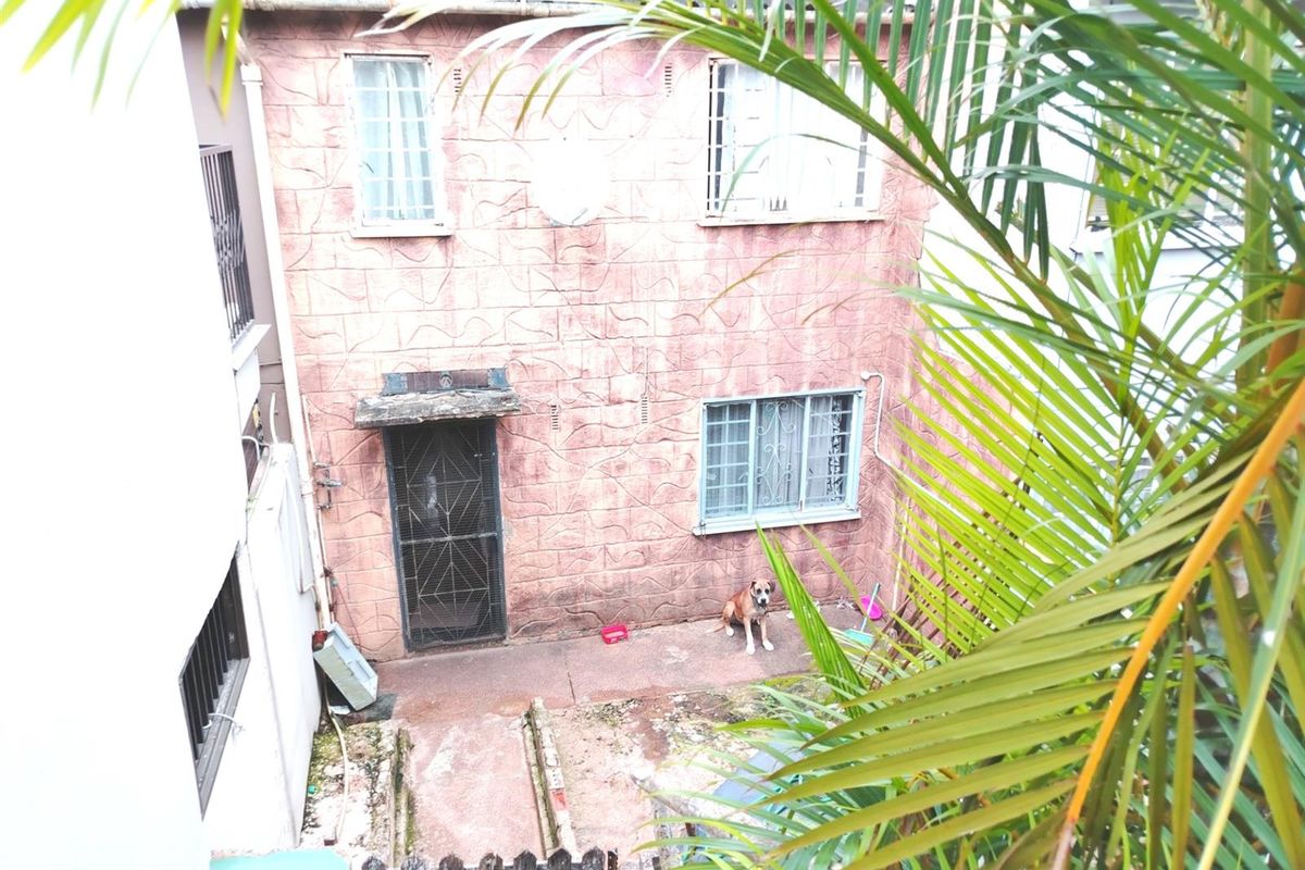 2 Bedroom Duplex for Sale in Lenham, Phoenix - Photo 2