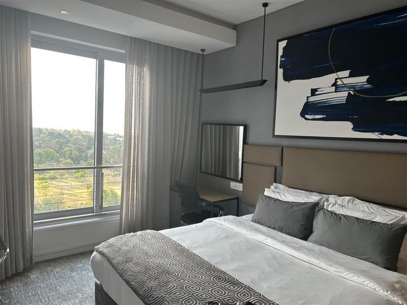 “Luxury 2 Bed / 2 Bath Apartment For Rent - Photo 3