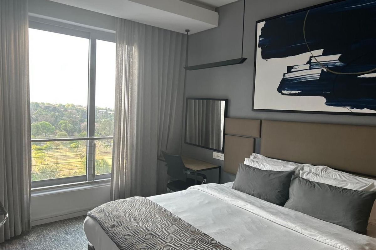 “Luxury 2 Bed / 2 Bath Apartment For Rent - Photo 3