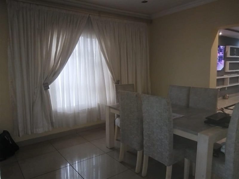 House For Sale in Model Park, Witbank - Photo 7