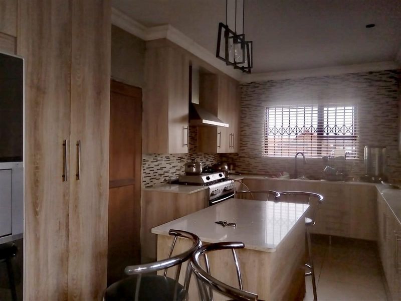 House For Sale in Model Park, Witbank - Photo 5