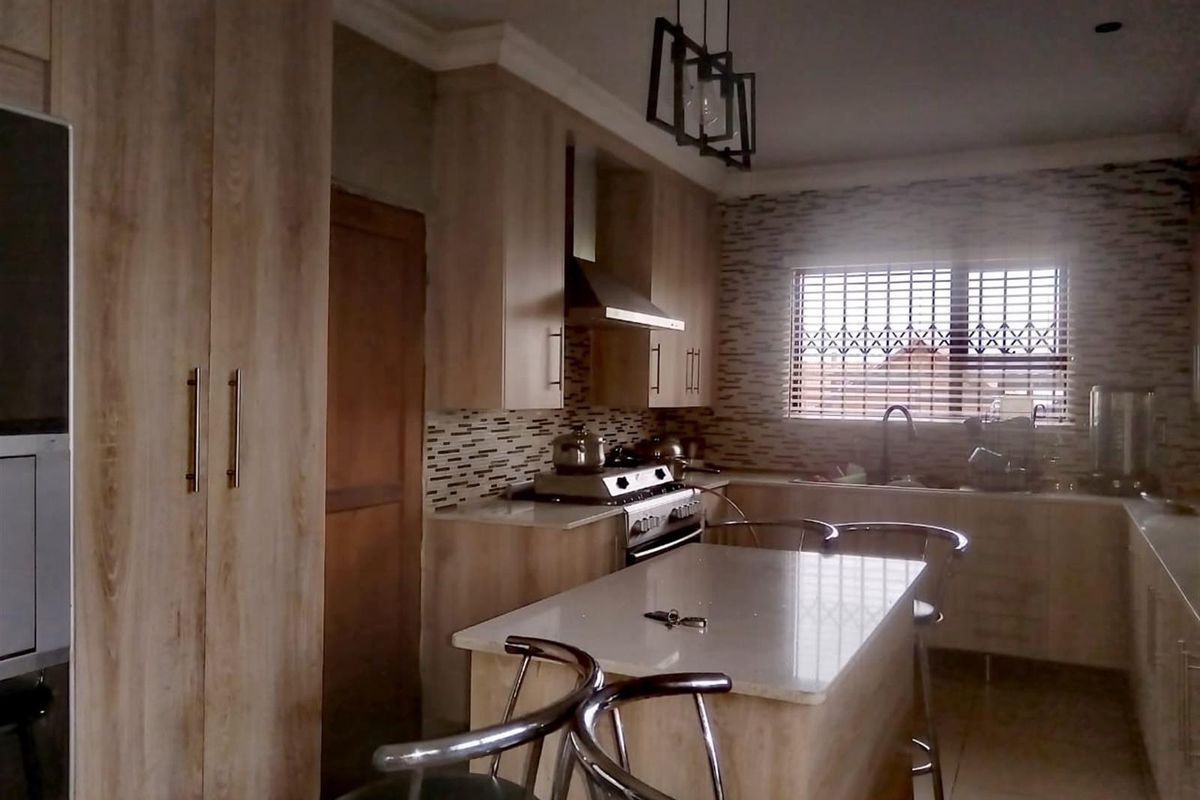 House For Sale in Model Park, Witbank - Photo 5