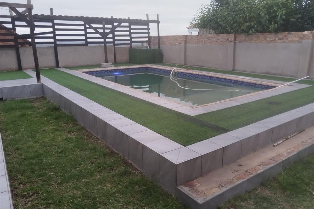 House For Sale in Model Park, Witbank - Photo 2