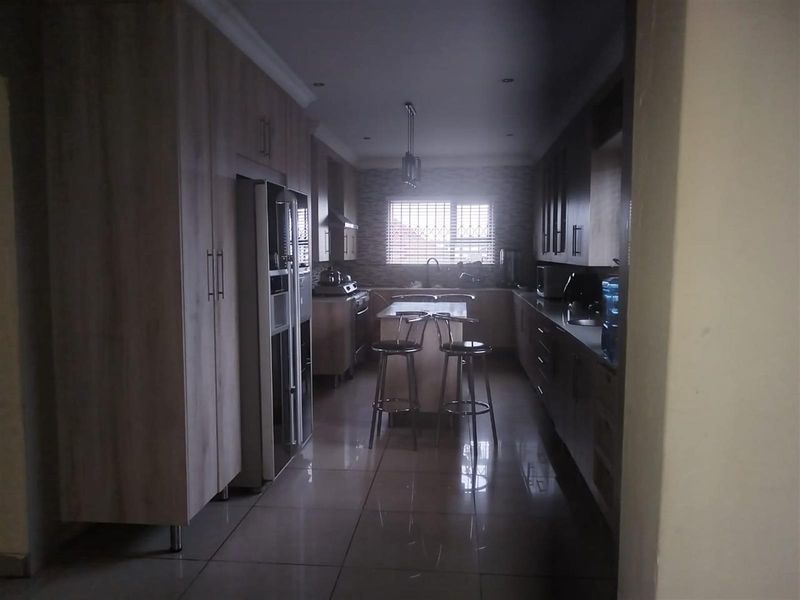 House For Sale in Model Park, Witbank - Photo 3