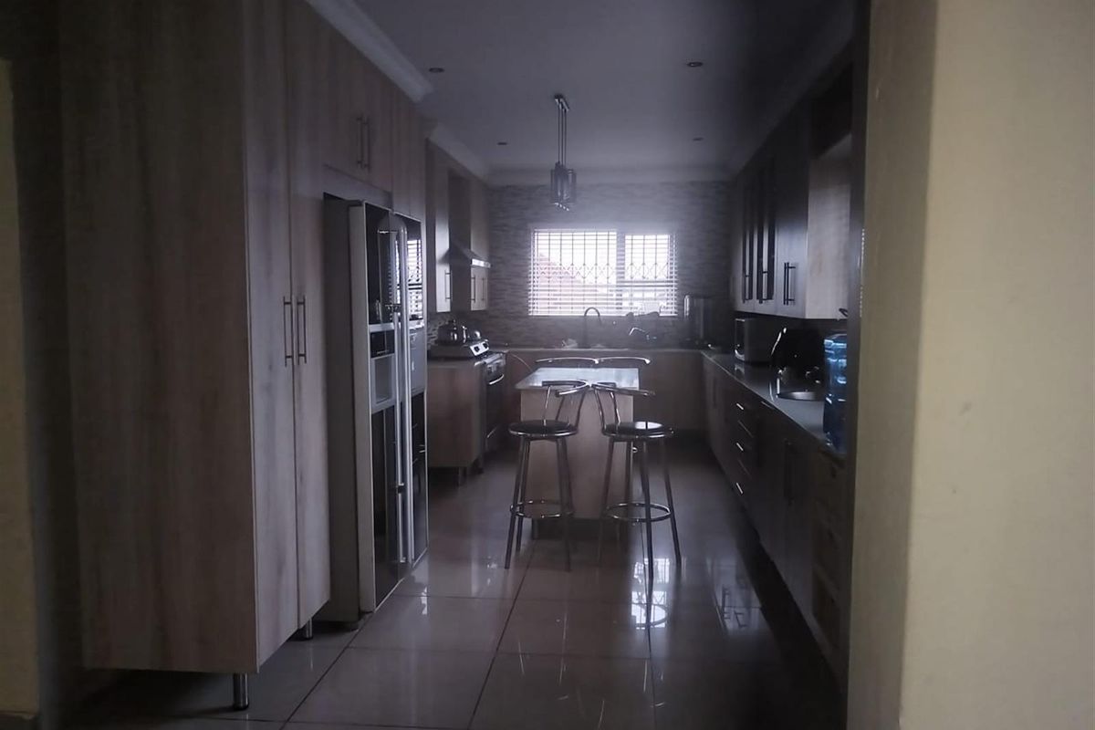 House For Sale in Model Park, Witbank - Photo 3