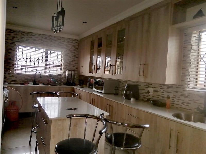 House For Sale in Model Park, Witbank - Photo 4