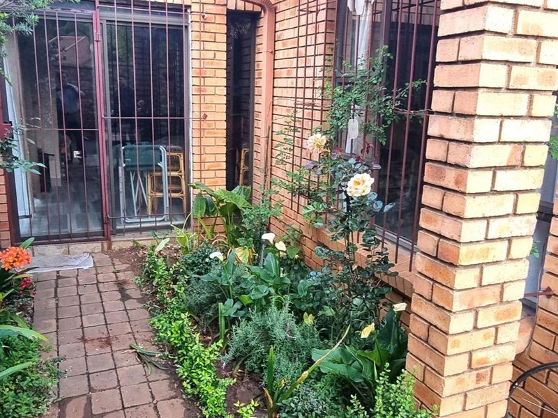 Step into a home that holds endless potential in the heart of Clubville - Photo 7