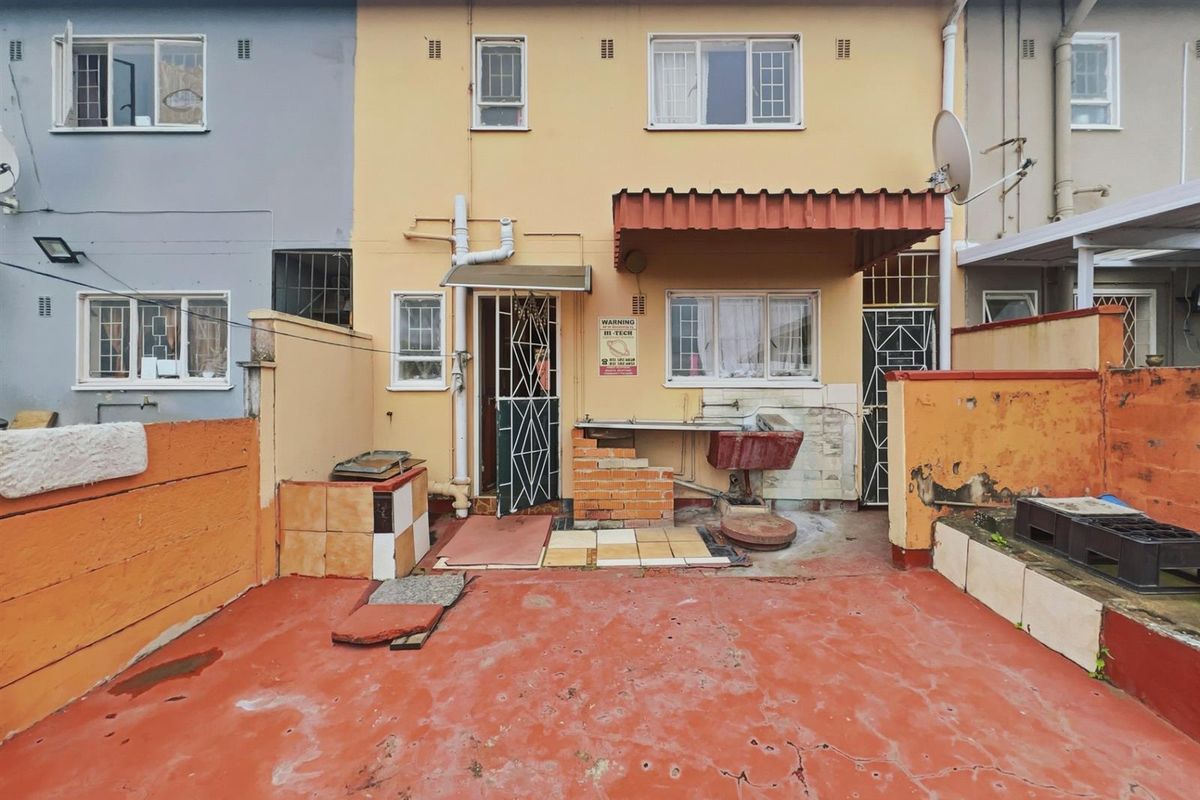 3 bedroom House For Sale in Northcroft, Phoenix, KwaZulu Natal - Photo 2