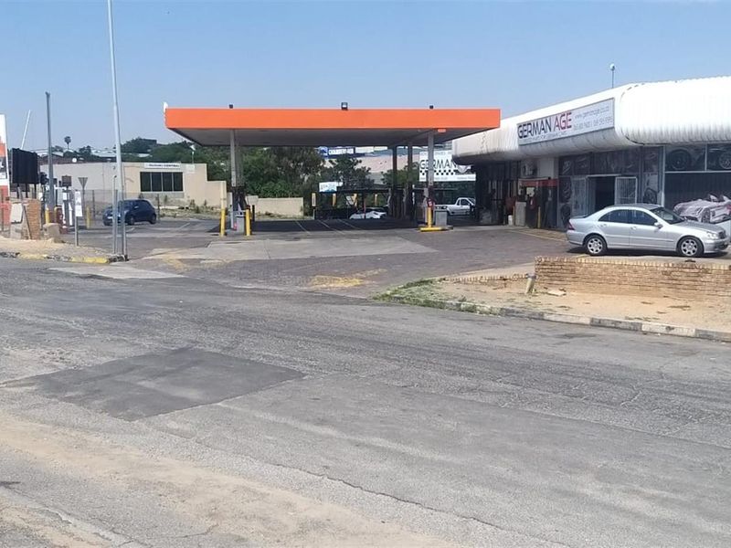 Light Industrial property For Sale in Strijdompark, Randburg - Photo 2