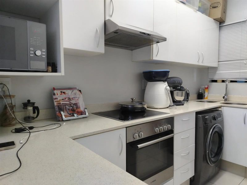 2 Bedroom Apartment for Sale in Umhlanga, KwaZulu Natal - Photo 4