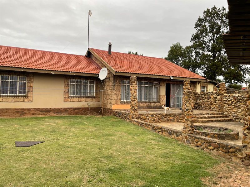 Modern Family Home For Sale in Kriel Town - Photo 2