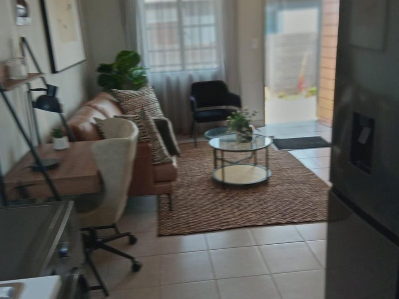 3 bedroom House For Sale in Glenway Estate, Pretoria - Photo 6
