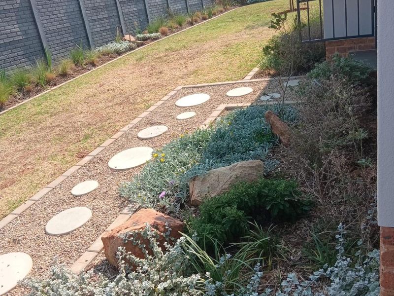3 bedroom House For Sale in Glenway Estate, Pretoria - Photo 5