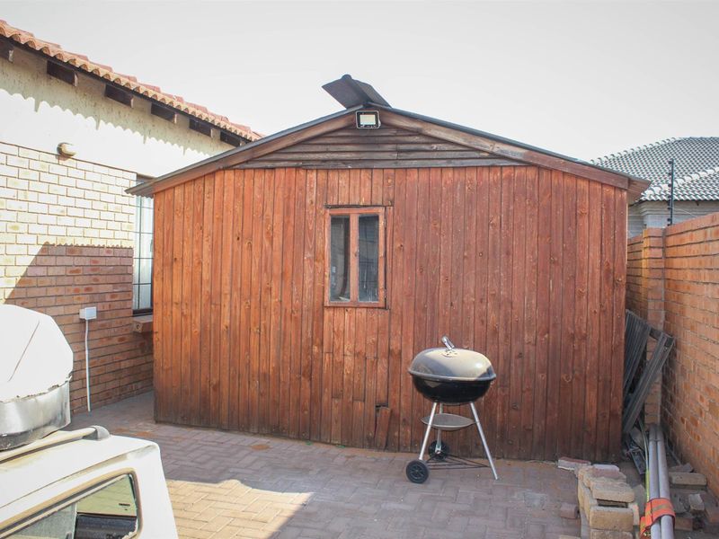 Charming Modern Duet - Where Comfort, Style and Energy Efficiency Meet - Photo 3