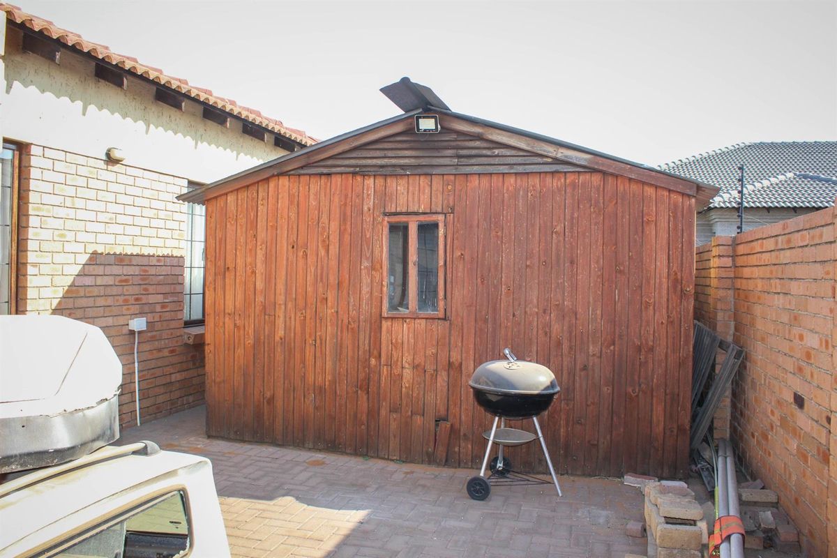 Charming Modern Duet - Where Comfort, Style and Energy Efficiency Meet - Photo 3