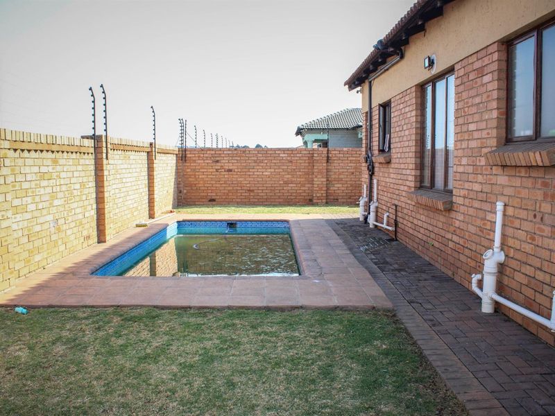 Charming Modern Duet - Where Comfort, Style and Energy Efficiency Meet - Photo 4