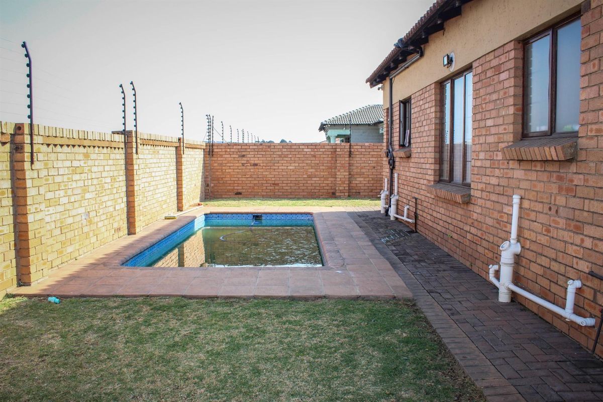 Charming Modern Duet - Where Comfort, Style and Energy Efficiency Meet - Photo 4