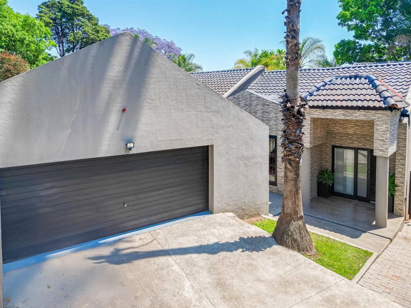 PRICE REDUCED TO SELL  Modern Elegance , Sophisticated Living in Robin Hills, Randburg - Photo 3