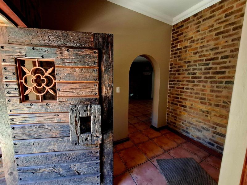 Timeless Elegance in the Heart of Aerorand - Photo 6