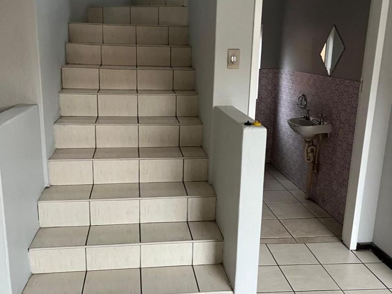 Newly Renovated 2-bedroom Duplex available for rent in Kempton Park secure and well maintained - Photo 9